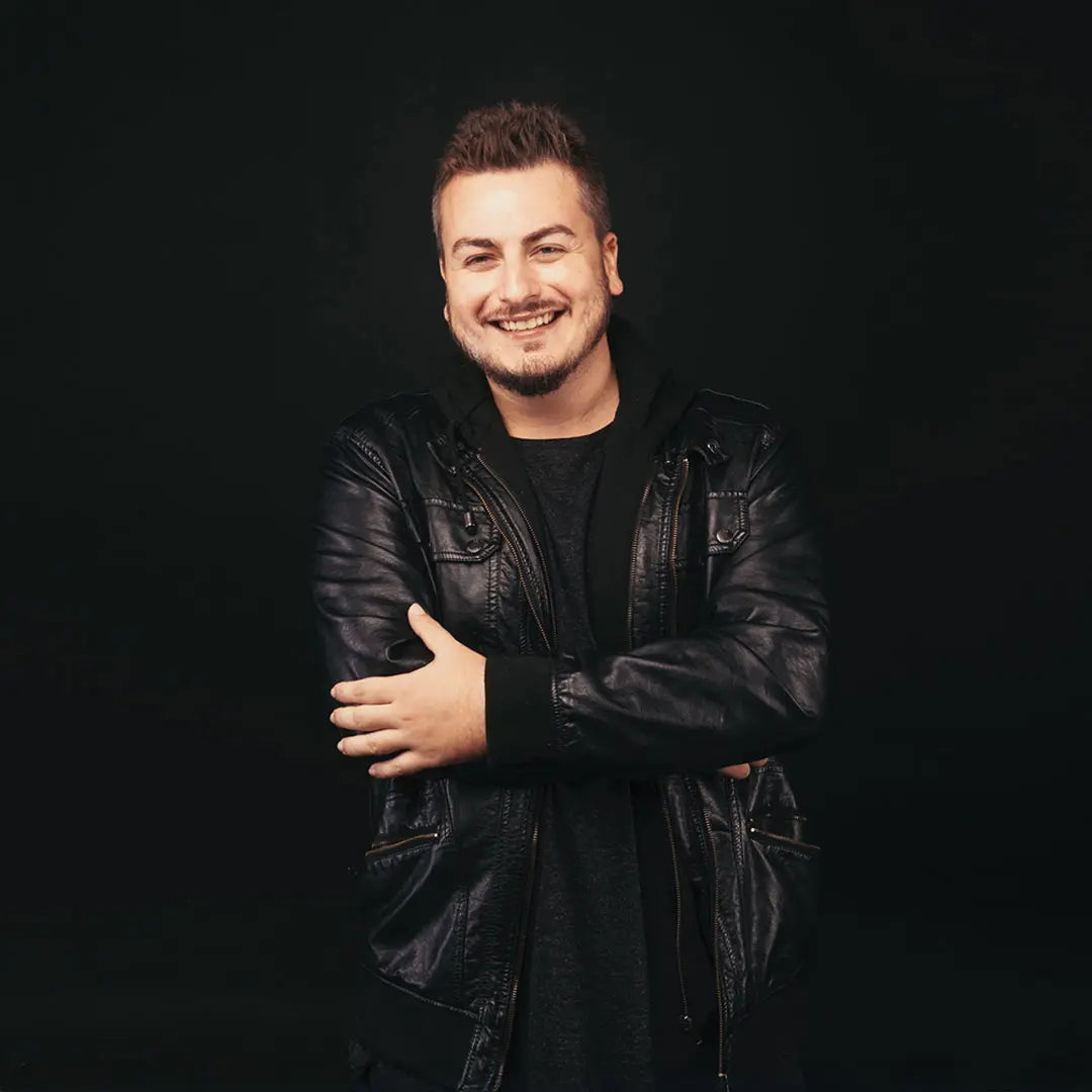 Modern House Signature by GIOC